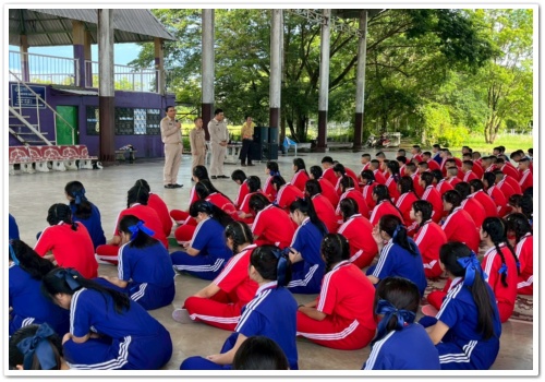 สพม.พะเยาเข้าเยียมโรงเรียนตามโครงการ“เรียนดี มีความสุข” โดยมีแนวคิด “กลับมาเรียนอย่างปลอดภัย ต้อนรับเปิดเทอมใหม่อย่างมีความสุข”